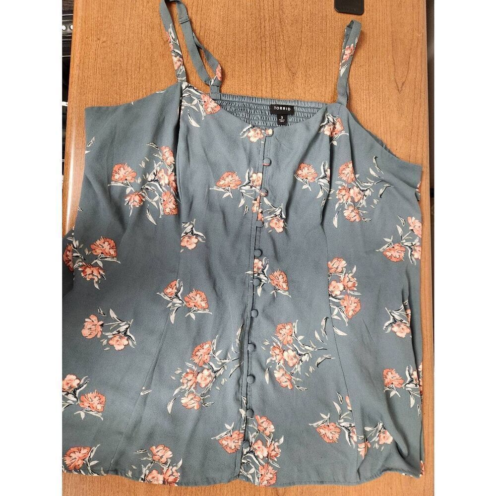 Torrid Georgette Button-Front Cami Grey Floral Size 2X (R) - Picture 3 of 9
